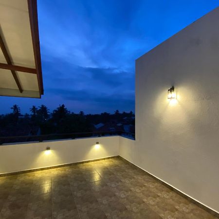 Srimadis Villa Near Airport - Negombo Exterior photo