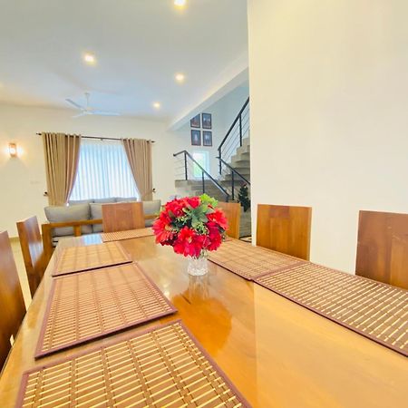 Srimadis Villa Near Airport - Negombo Exterior photo