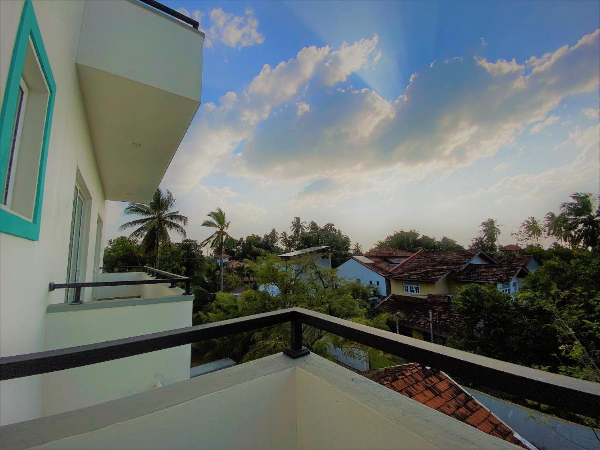 Srimadis Villa Near Airport - Negombo Exterior photo