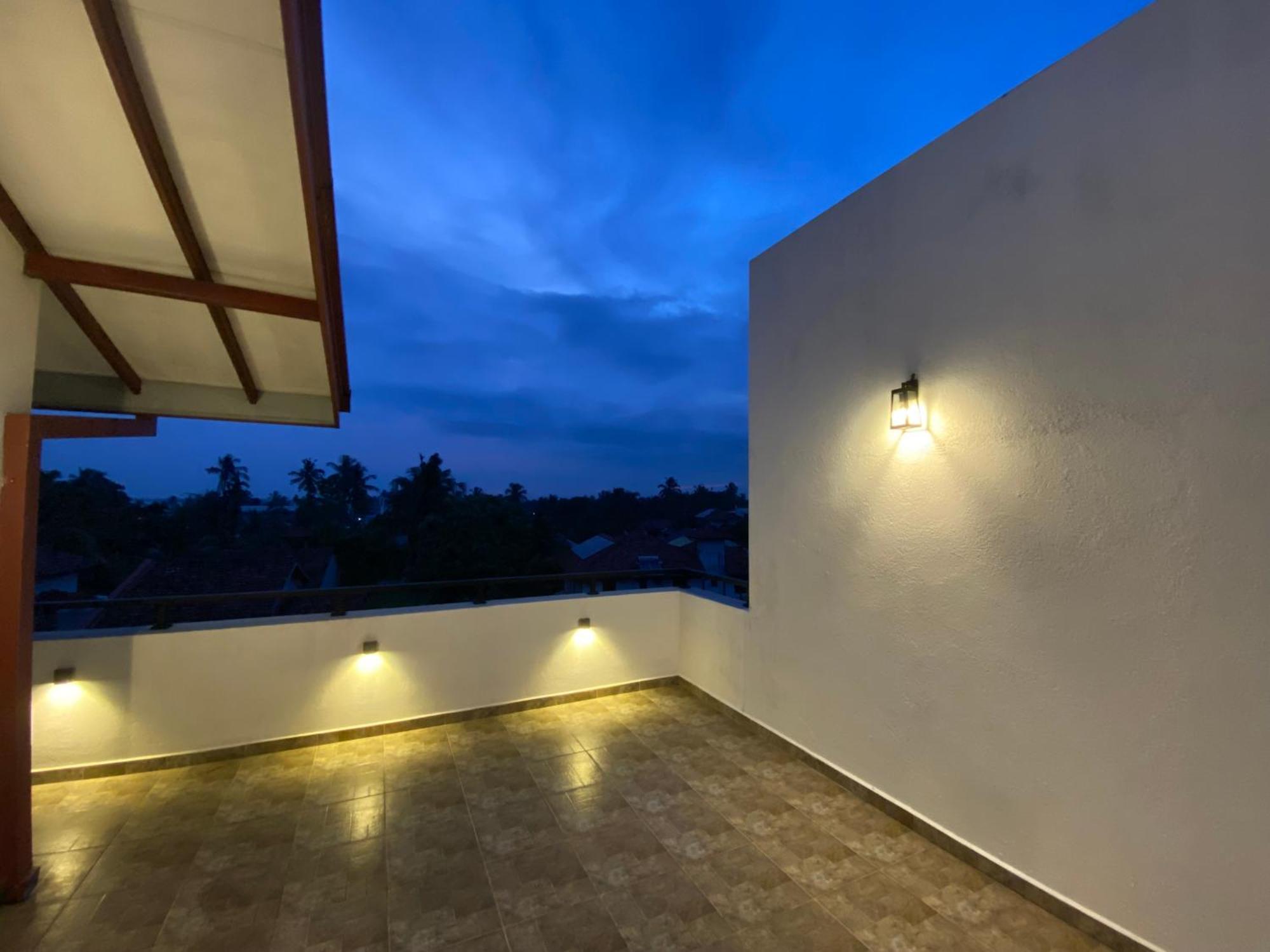 Srimadis Villa Near Airport - Negombo Exterior photo