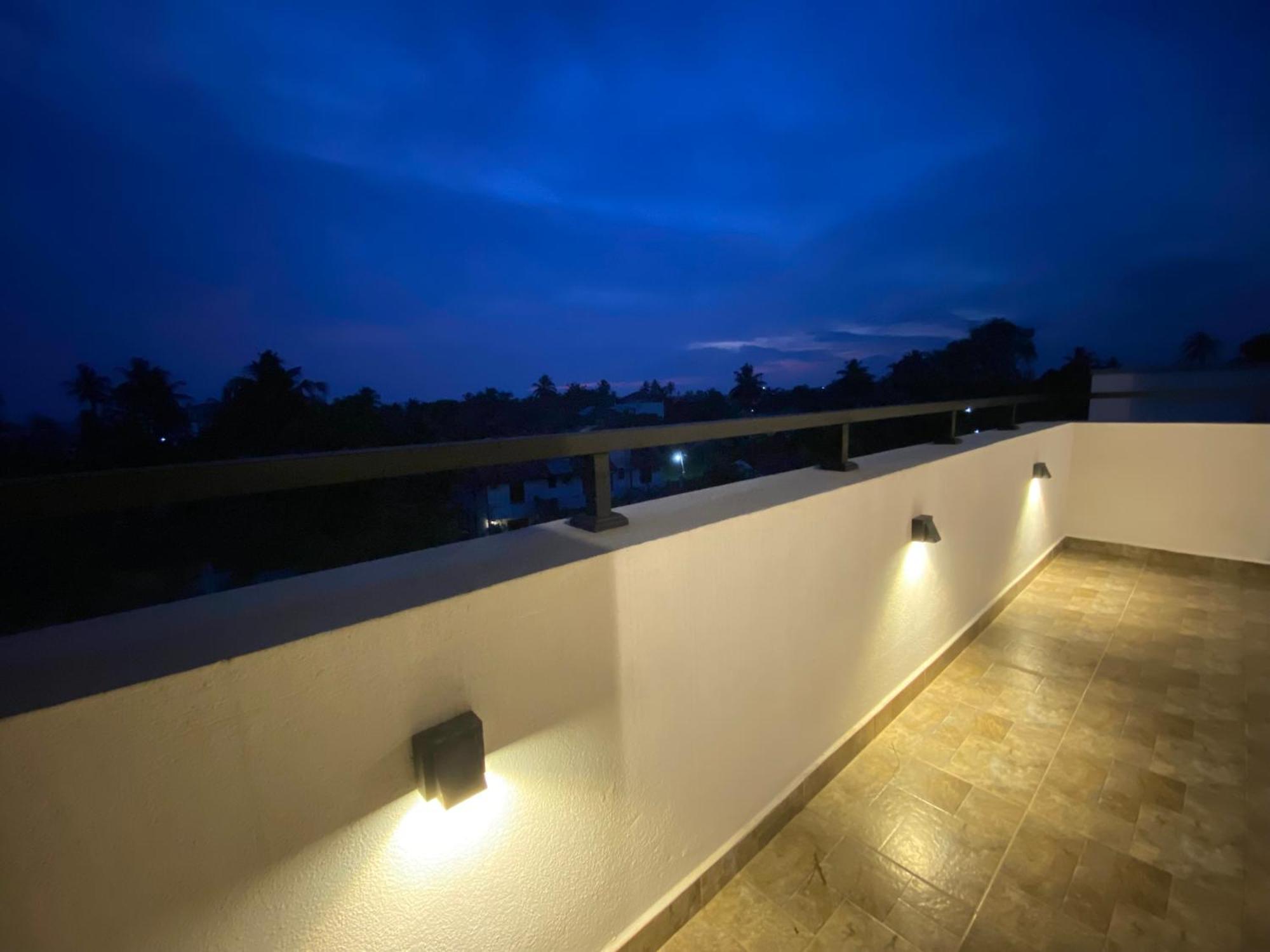 Srimadis Villa Near Airport - Negombo Exterior photo